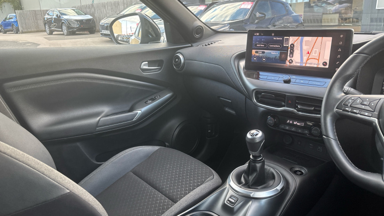 Nissan Juke 1.0 DiG-T N-Connecta 5dr Petrol Hatchback